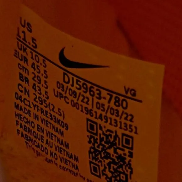 Nike Mercurial Vapor 15 Club MG Soccer Cleats Men Size 11.5 Yellow Strike Sunset