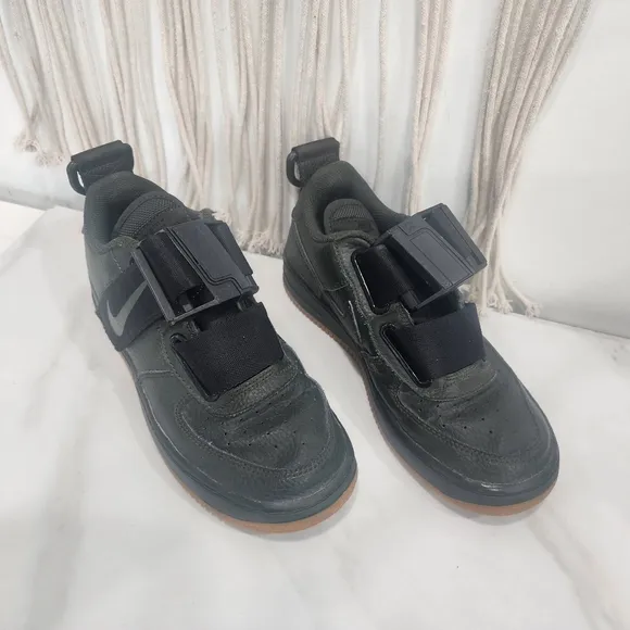 [NIKE] Nike AIR FORCE 1 UTILITY &quot; SEQUOIA &quot; BOYS size 4y- Olive leather