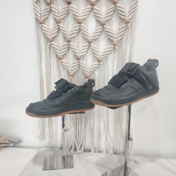[NIKE] Nike AIR FORCE 1 UTILITY &quot; SEQUOIA &quot; BOYS size 4y- Olive leather