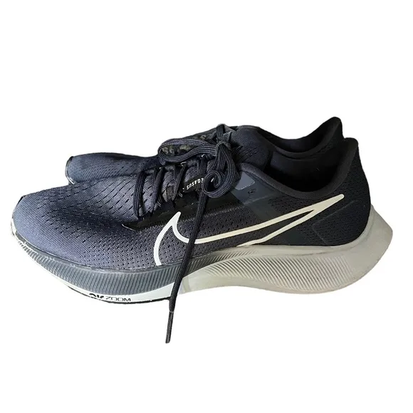 Nike Pegasus 38 Men's Road Running Shoes Thunder Blue Size 7 Women’s 9.5