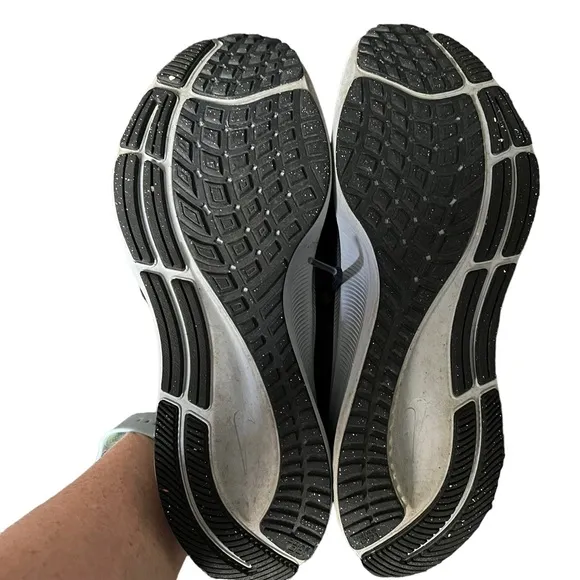 Nike Pegasus 38 Men's Road Running Shoes Thunder Blue Size 7 Women’s 9.5