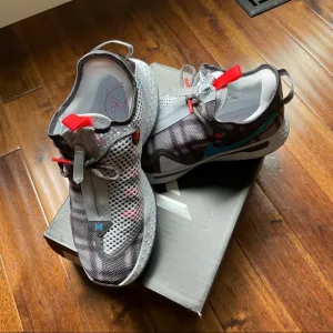 NIKE PG 4 Shoe Football Grey/Laser Blue 8.5 Mens 10 Wmns
