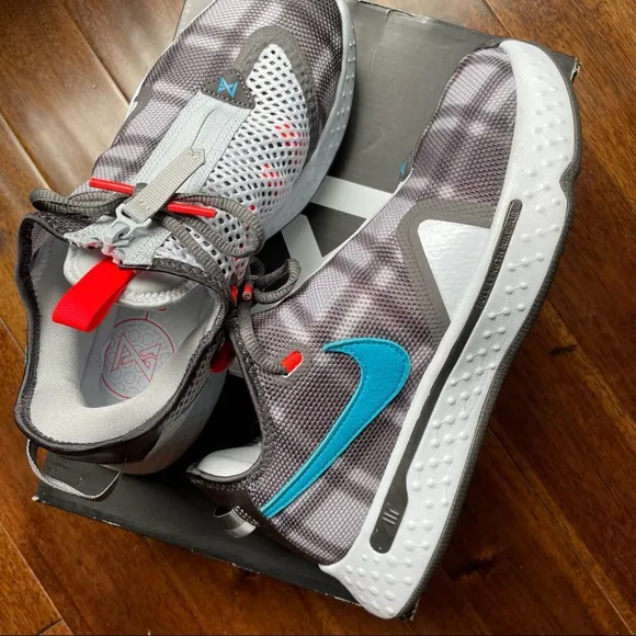 NIKE PG 4 Shoe Football Grey/Laser Blue 8.5 Mens 10 Wmns