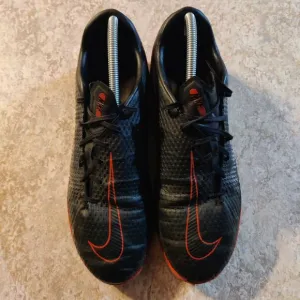 Nike Phantom GT Indoor Soccer Shoes Mens Size 9 Black Red CK8467-060