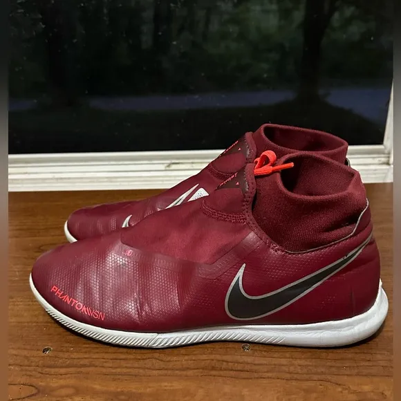 Nike Phantom Vision Academy DF IC Soccer Shoes Team Red Grey Men’s Size 10