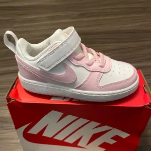Nike pink and white girls court borough low recraft size 9C -NWT