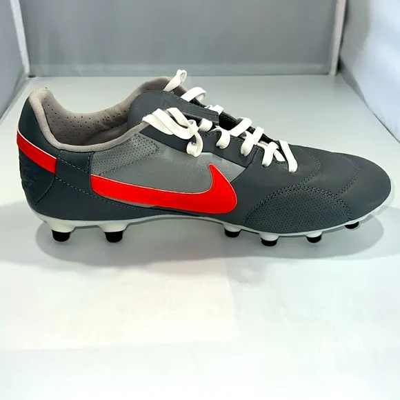 NIKE PREMIER GRAY/ORANGE LEATHER SOCCER CLEATS Kids Sz 7 athletic shoes. No Box