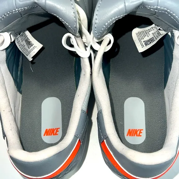 NIKE PREMIER GRAY/ORANGE LEATHER SOCCER CLEATS Kids Sz 7 athletic shoes. No Box