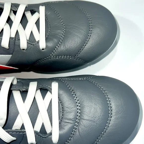 NIKE PREMIER GRAY/ORANGE LEATHER SOCCER CLEATS Kids Sz 7 athletic shoes. No Box