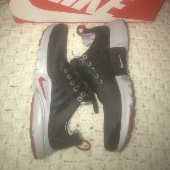 Nike Presto GS grey red youth sz 6 y sneakers