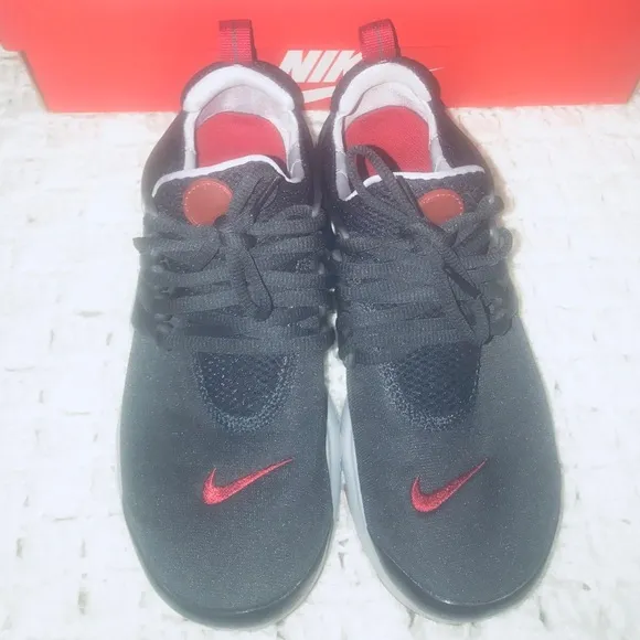 Nike Presto GS grey red youth sz 6 y sneakers