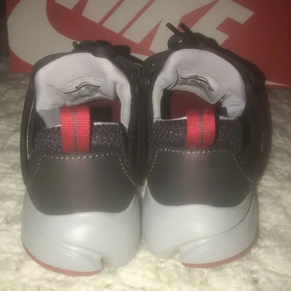 Nike Presto GS grey red youth sz 6 y sneakers