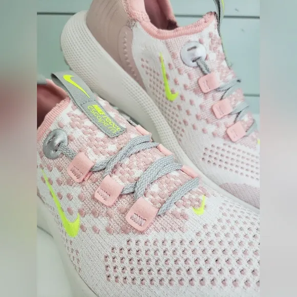 Nike React Escape Run FlyKnit Pink Oxford Volt DC4269-101 Running Shoes size 7.5
