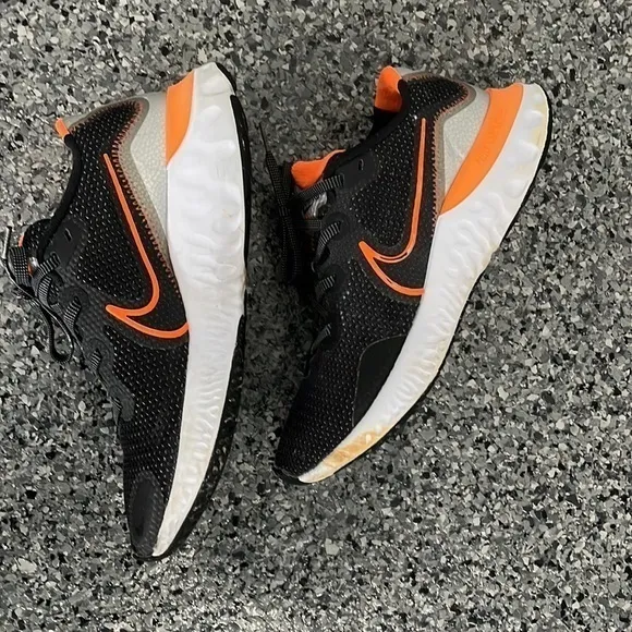 Nike‎ renew black and orange gym shoes men’s size 8