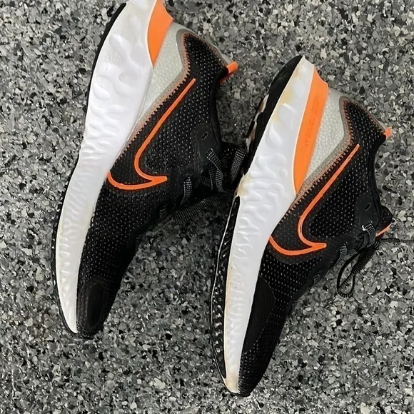 Nike‎ renew black and orange gym shoes men’s size 8