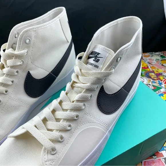 Nike SB Blazer Court Mid White Size 11.5 / 13 Mens