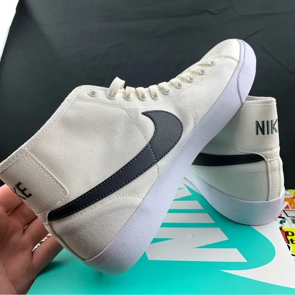 Nike SB Blazer Court Mid White Size 11.5 / 13 Mens