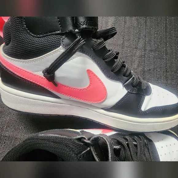 Nike Size 6.5Y Court Borough Mid 2 White Black Pink CD7782-005 Basketball Shoes