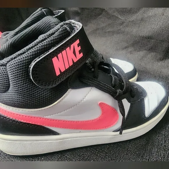 Nike Size 6.5Y Court Borough Mid 2 White Black Pink CD7782-005 Basketball Shoes