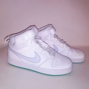 Nike Sneakers Size 5.5 Youth Court Borough Mid 2 GS White Gray Green Kids Shoes