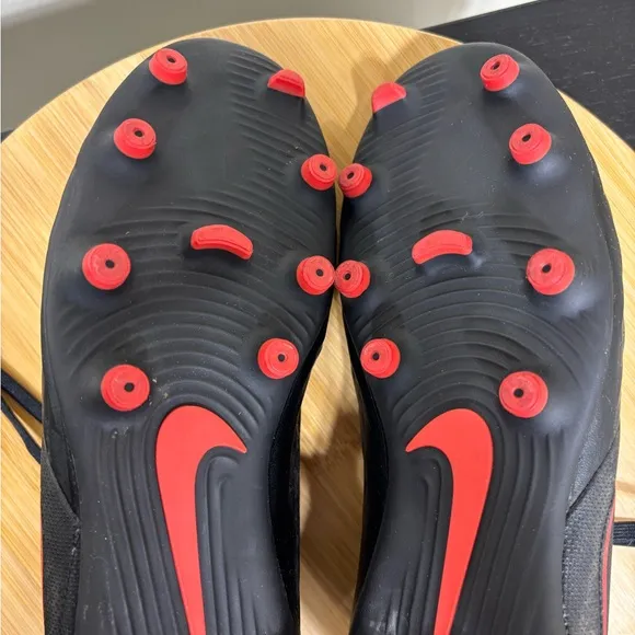 Nike Tiempo Legend 8 Men's Size 8 Club MG Soccer Cleat Black Red AT6107-060