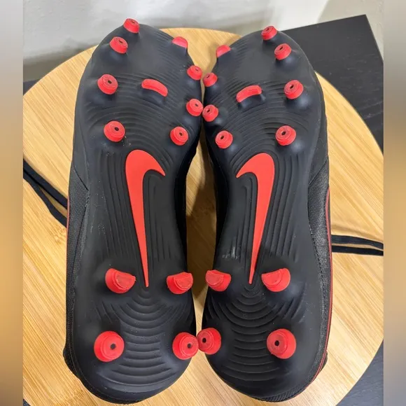 Nike Tiempo Legend 8 Men's Size 8 Club MG Soccer Cleat Black Red AT6107-060