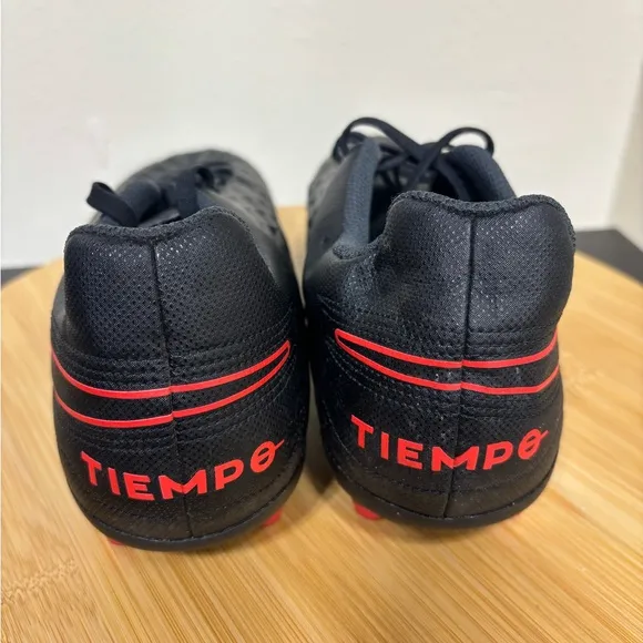 Nike Tiempo Legend 8 Men's Size 8 Club MG Soccer Cleat Black Red AT6107-060
