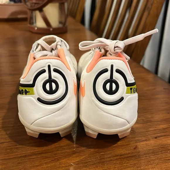 Nike Tiempo Legend 9 Pro FG Soccer Cleats Shoes DA1175 002 Women’s 6 / Youth 4.5
