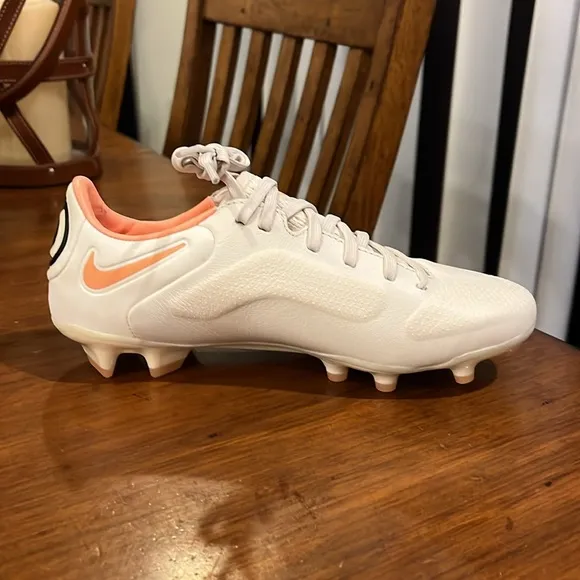 Nike Tiempo Legend 9 Pro FG Soccer Cleats Shoes DA1175 002 Women’s 6 / Youth 4.5