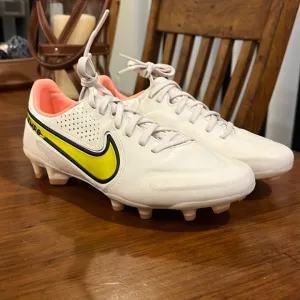 Nike Tiempo Legend 9 Pro FG Soccer Cleats Shoes DA1175 002 Women’s 6 / Youth 4.5