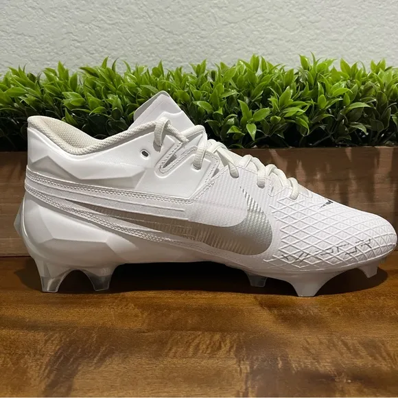 Nike Vapor Edge Elite 360 2 Football Cleats White DA5457-100 Men’s Size 11 NEW
