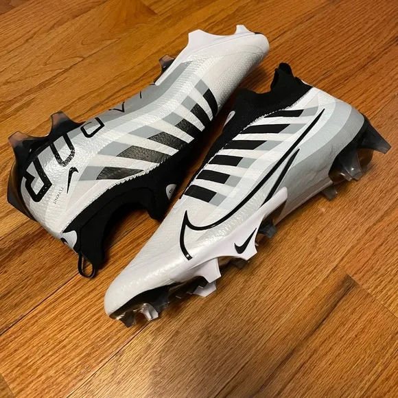 Nike Vapor Edge Elite 360 Black White Football Cleat DQ3558-100 Men's Size 13.5