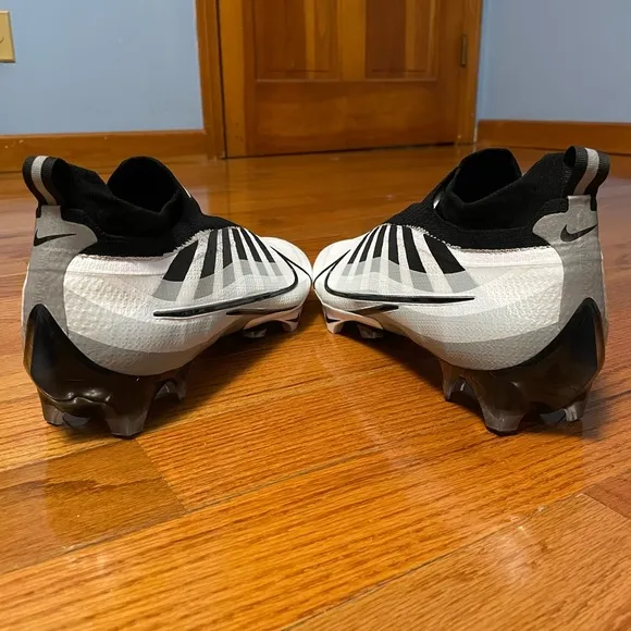 Nike Vapor Edge Elite 360 Black White Football Cleat DQ3558-100 Men's Size 13.5