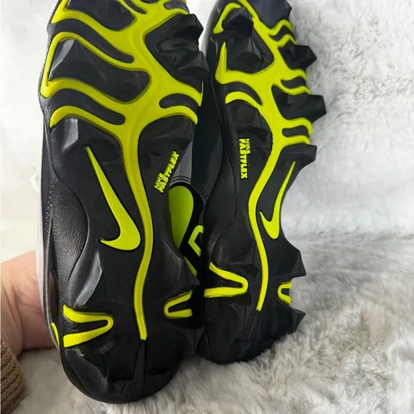 Nike Vapor Edge Shark Size 4.5Y Running Football Cleats Shoes New