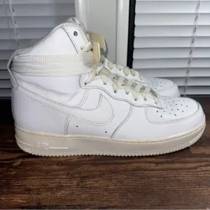Nike White Air Force 1's High 07's Men’s Size 8.5 White Athletic Trainers Shoes