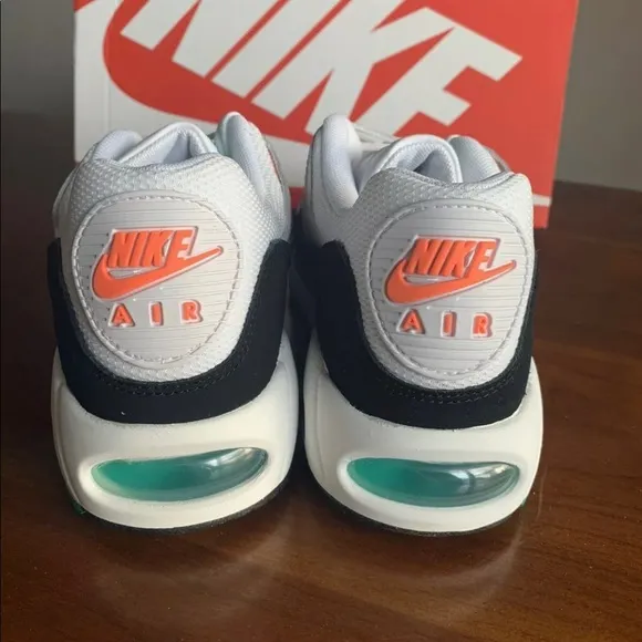 Nike Women's Air Max Correlate Running Shoes mango