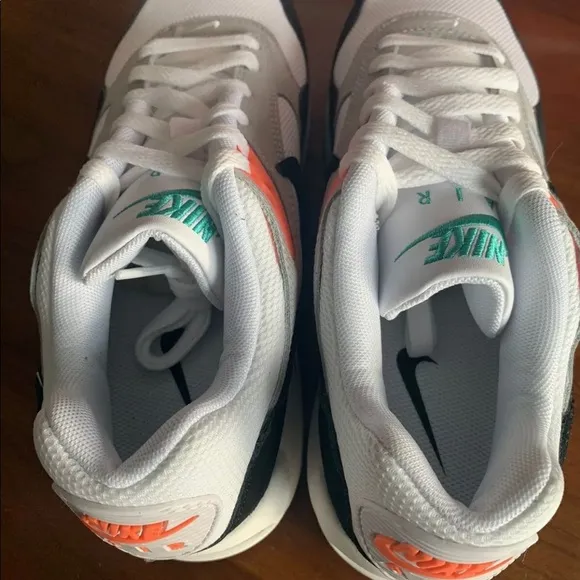 Nike Women's Air Max Correlate Running Shoes mango