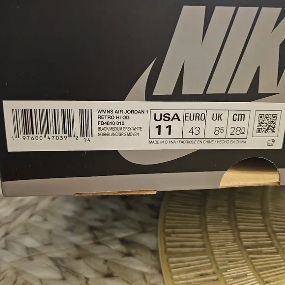 Nike Women's Athletic Shoes - Black and Gray