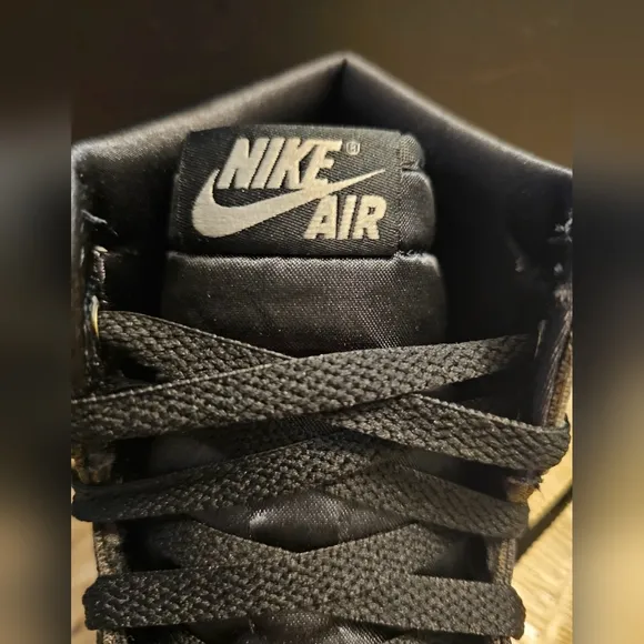 Nike Women's Athletic Shoes - Black and Gray