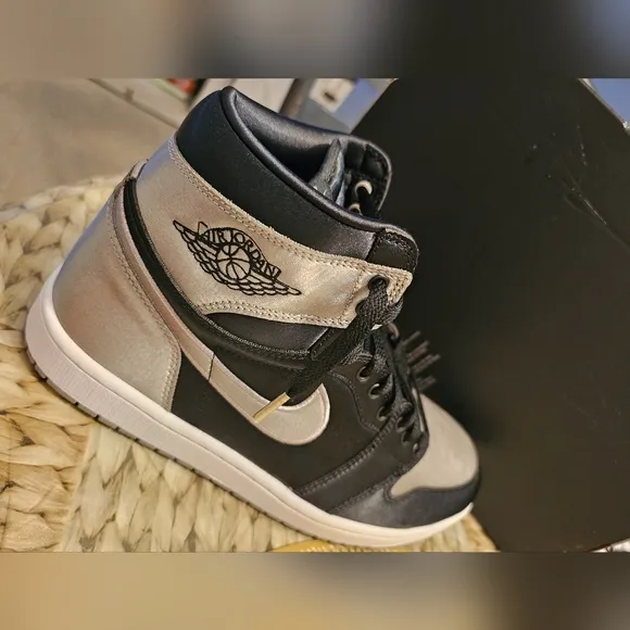 Nike Women's Athletic Shoes - Black and Gray