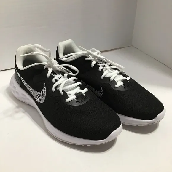 Nike Women’s Revolution 6 Next Nature Running Zebra -  PRM Trainers size 11