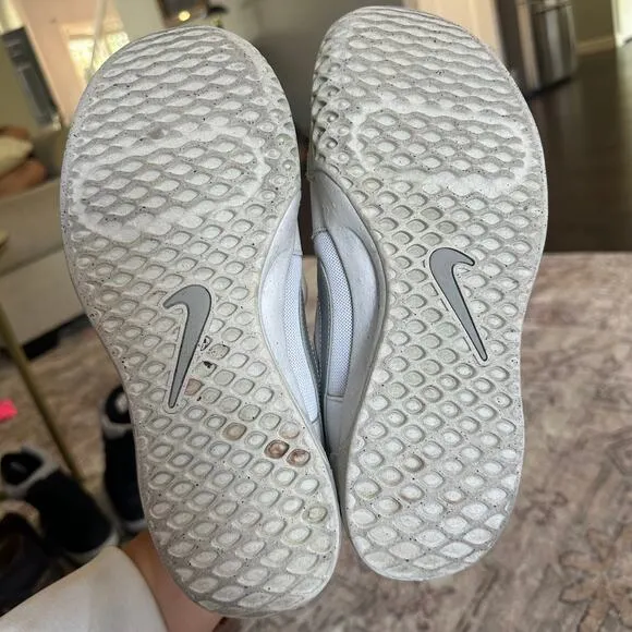 Nike Women's Zoom Court Lite 3 White &amp; Silver Tennis Shoes Women's Size 8.5