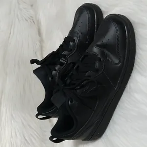 Nike Youth Court Borough Shoes Sz.6.5Y Gently Worn