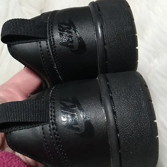 Nike Youth Court Borough Shoes Sz.6.5Y Gently Worn