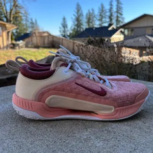 NIKE Zoom Court NXT HC Lt Madder Root Women’s Size 8 Tennis Shoes DH0222…