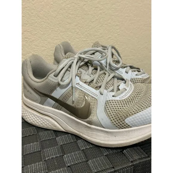 Nike Zoom Winflo Shoes Women’s size 11 Athletic Running Sneakers Gym Workout