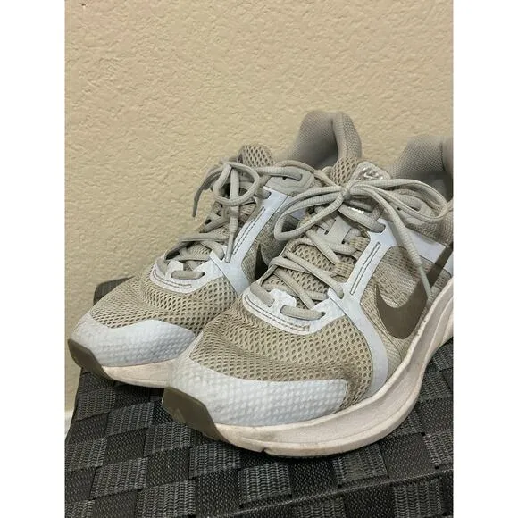 Nike Zoom Winflo Shoes Women’s size 11 Athletic Running Sneakers Gym Workout
