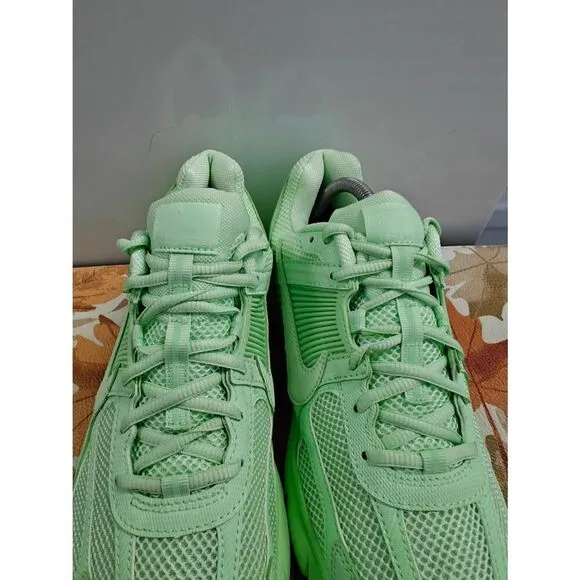 Nike Air Zoom Vomero 5 Pistachio Vapor Green HF Men's Size 10 Running Shoes