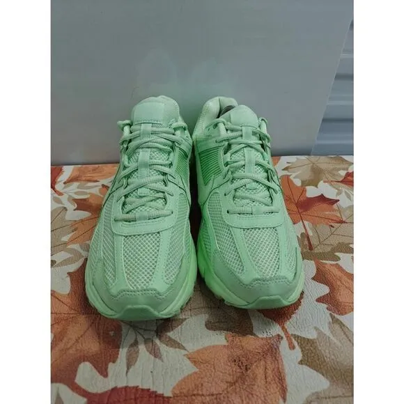 Nike Air Zoom Vomero 5 Pistachio Vapor Green HF Men's Size 10 Running Shoes