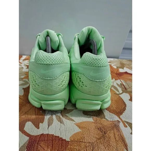 Nike Air Zoom Vomero 5 Pistachio Vapor Green HF Men's Size 10 Running Shoes